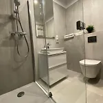 Krzysztofa Bochusa * 耶莱尼亚古拉